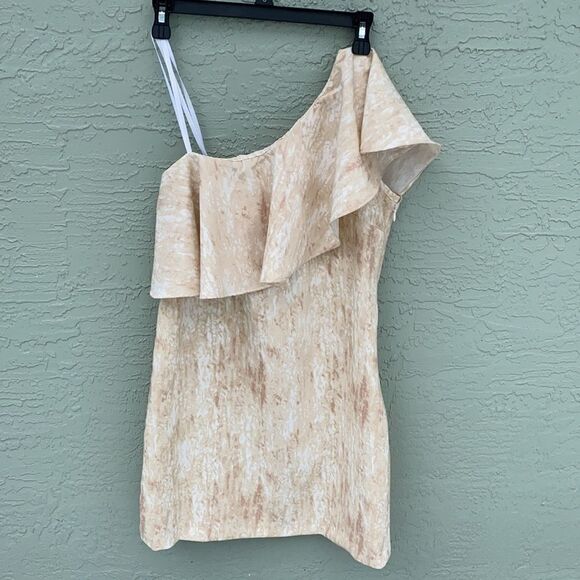 BCBGeneration NWT Sz 6 Flounce One Shoulder - Picture 1 of 14